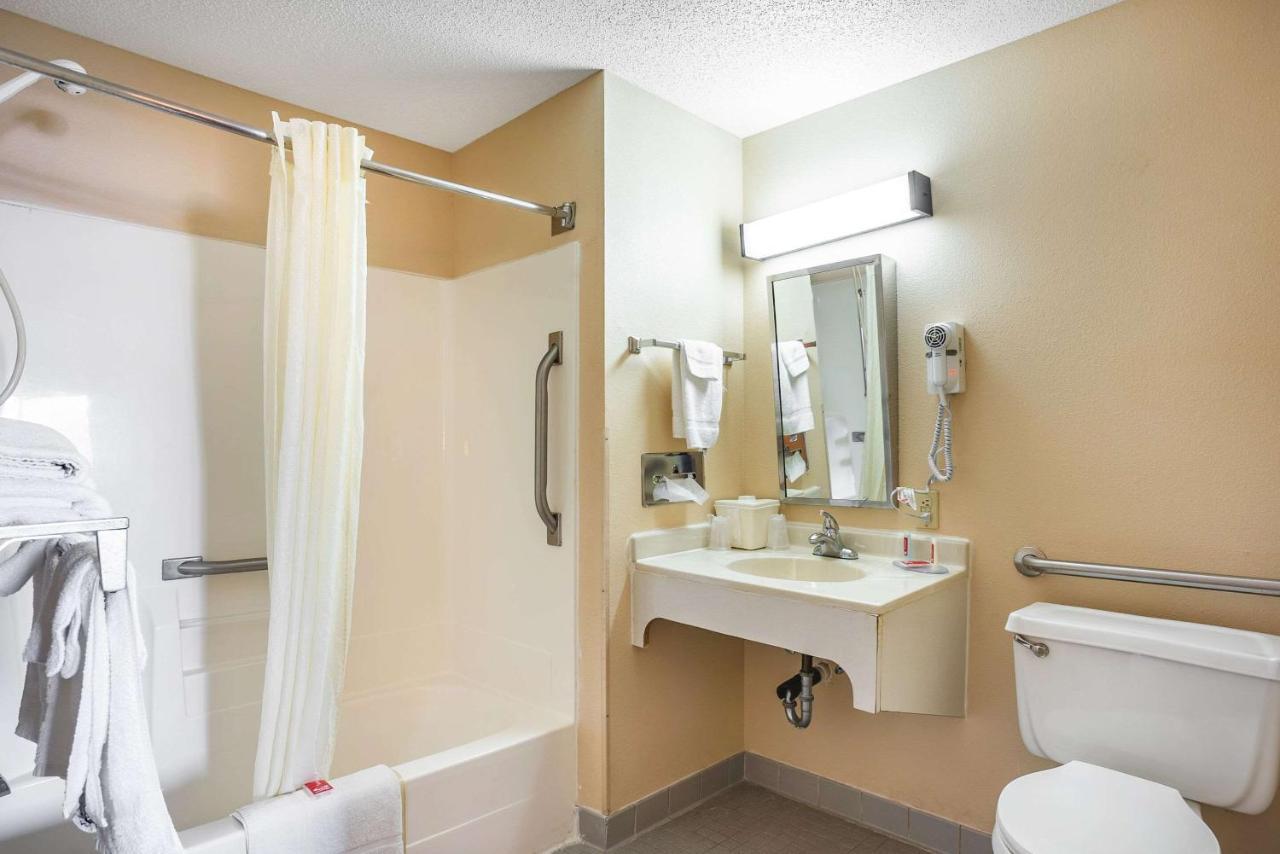 Econo Lodge Принстон Екстер'єр фото