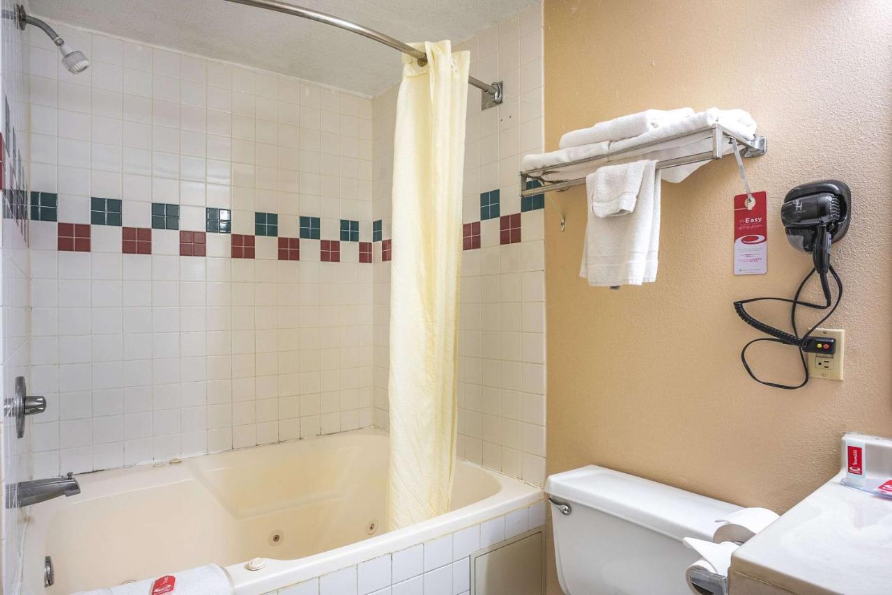 Econo Lodge Принстон Екстер'єр фото