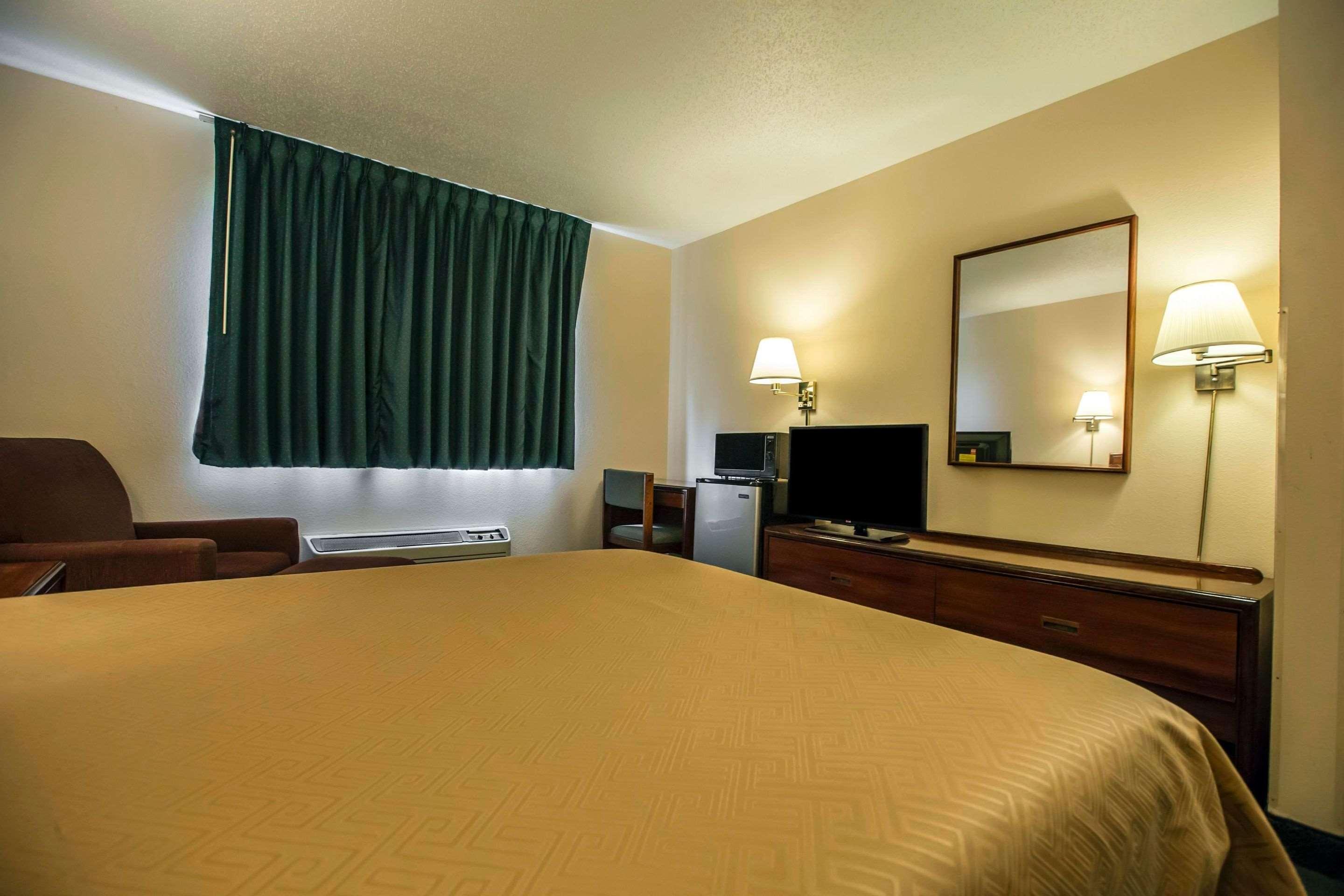 Econo Lodge Принстон Екстер'єр фото